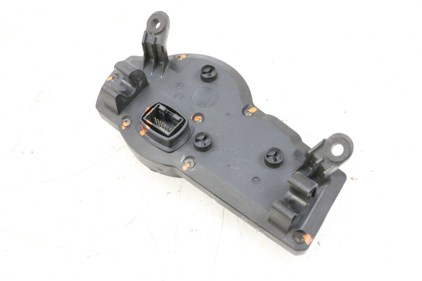 photo de COMPTEUR  SUZUKI GSXR GSX-R 1000 (2003 - 2004) - Points de fixation