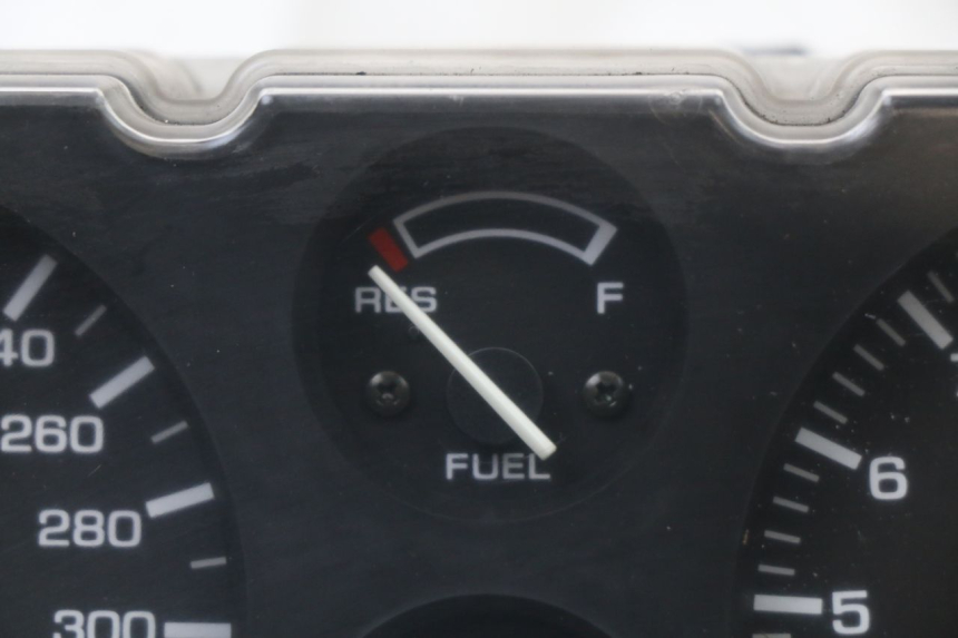 photo de COMPTEUR  HONDA CBR F 1000 (1993 - 1996) - Zoom état d’usage