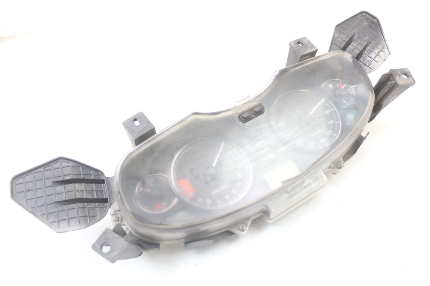 photo de COMPTEUR  HONDA FES S-WING SWING 125 (2007 - 2015) - Points de fixation