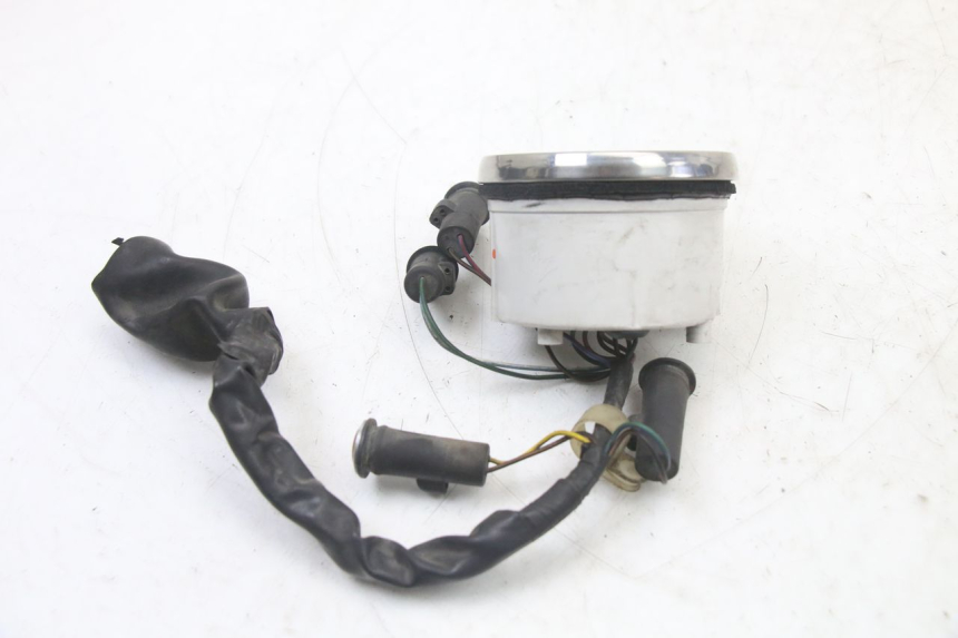 photo de COMPTEUR  HONDA VT C2 SHADOW 750 (1997 - 2001) - Gros plan technique