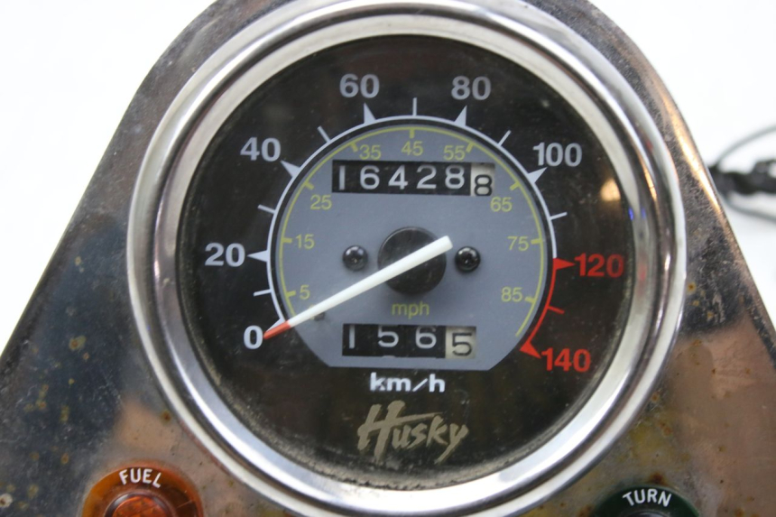 photo de COMPTEUR  SYM HUSKY 125 (1999 - 2005) - Gros plan technique