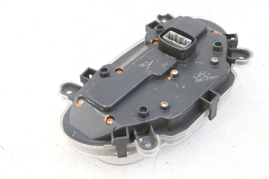 photo de COMPTEUR  PIAGGIO IE MP3 YOURBAN 300 (2011 - 2016) - Gros plan technique