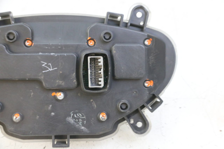 photo de COMPTEUR  PIAGGIO IE MP3 YOURBAN 300 (2011 - 2016) - Vue d’ensemble