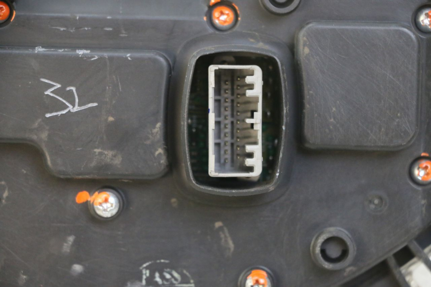 photo de COMPTEUR  PIAGGIO IE MP3 YOURBAN 300 (2011 - 2016) - État de surface