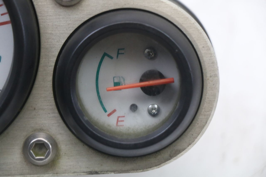 photo de COMPTEUR  KAWASAKI ZR7 ZR-7 S 750 (1999 - 2004) - Gros plan technique