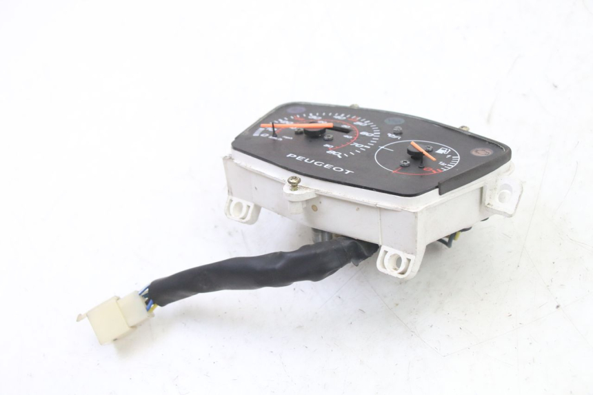 photo de COMPTEUR  PEUGEOT KISBEE 2T 50 (2018 - 2022) - Gros plan technique
