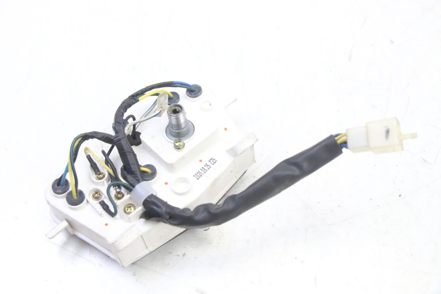 photo de COMPTEUR  PEUGEOT KISBEE 2T 50 (2018 - 2022) - Points de fixation