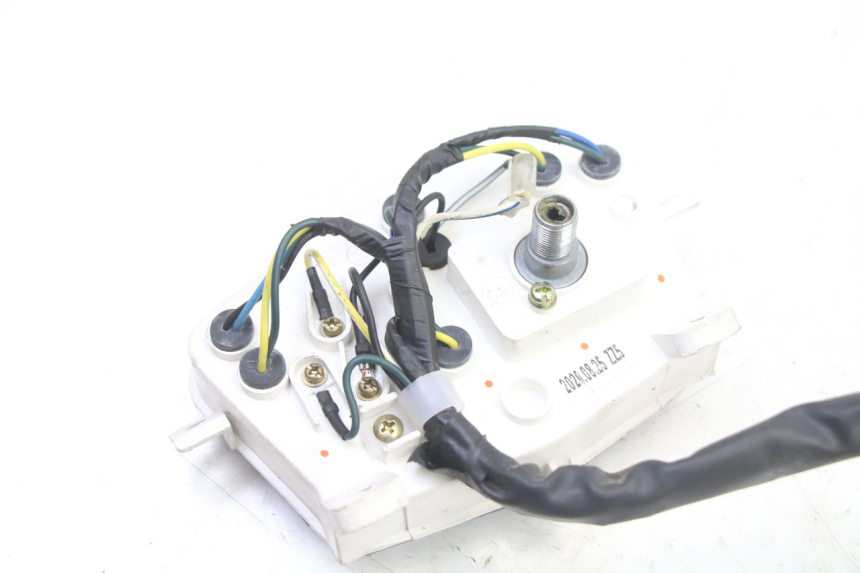 photo de COMPTEUR  PEUGEOT KISBEE 2T 50 (2018 - 2022) - État de surface