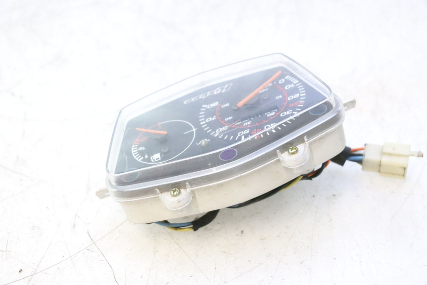 photo de COMPTEUR PEUGEOT KISBEE 2T 50 (2010 - 2017) - Zoom état d’usage