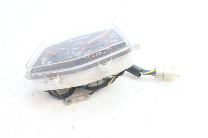 photo de COMPTEUR PEUGEOT KISBEE 2T 50 (2010 - 2017) - Vue d’ensemble