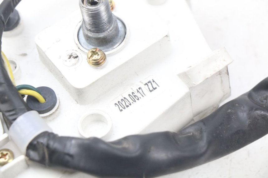 photo de COMPTEUR PEUGEOT KISBEE 4T 50 (2018 - 2022) - Zoom état d’usage