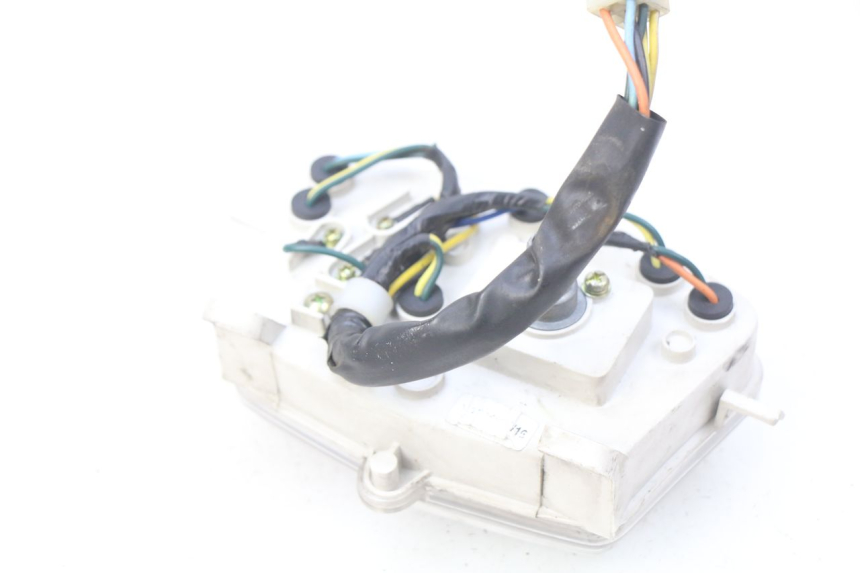 photo de COMPTEUR PEUGEOT KISBEE 4T 50 (2010 - 2017) - Détail de la pièce