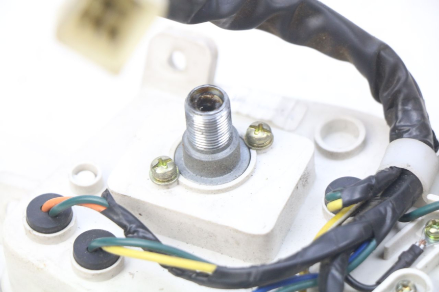 photo de COMPTEUR PEUGEOT KISBEE 4T 50 (2010 - 2017) - Autre angle de vue