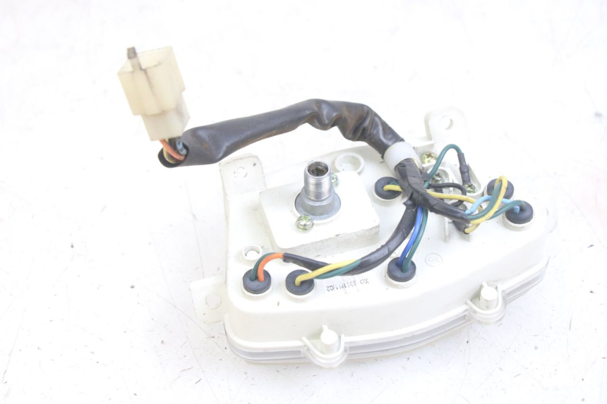 photo de COMPTEUR PEUGEOT KISBEE 4T 50 (2010 - 2017) - Points de fixation