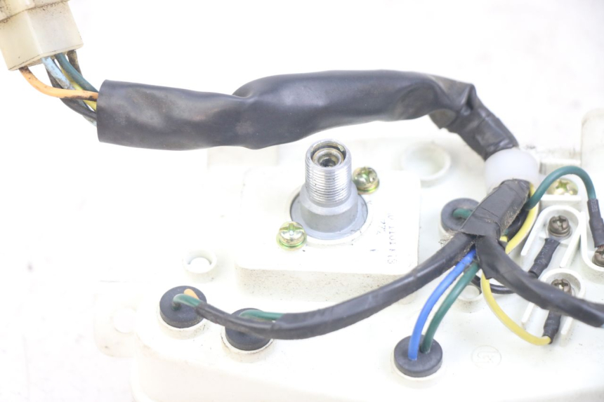 photo de COMPTEUR PEUGEOT KISBEE 4T 50 (2010 - 2017) - Autre angle de vue