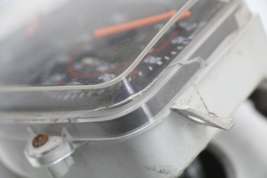 photo de COMPTEUR PEUGEOT KISBEE 4T 50 (2018 - 2022) - Vue d’ensemble