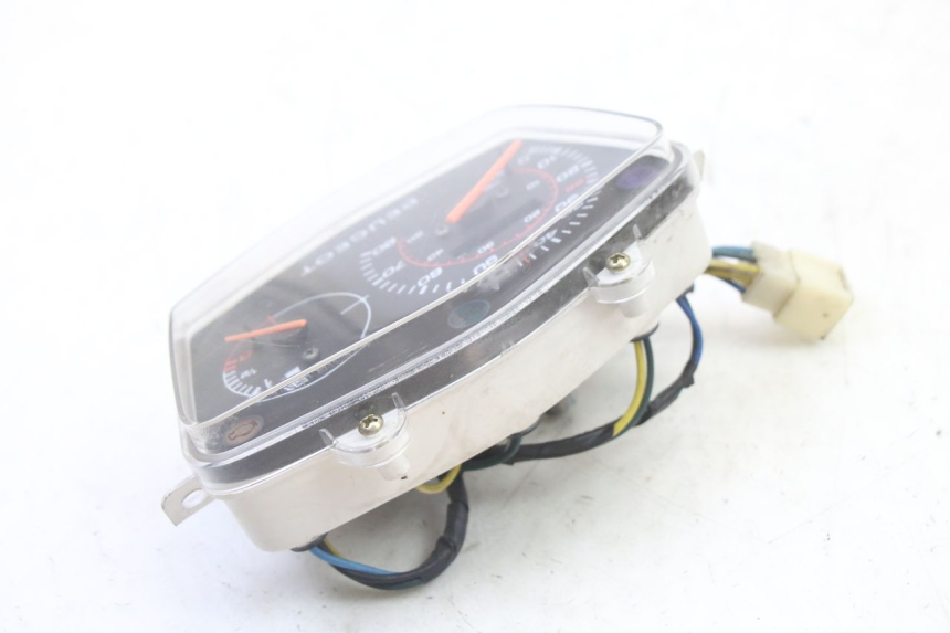 photo de COMPTEUR PEUGEOT KISBEE 4T 50 (2018 - 2022) - Vue d’ensemble