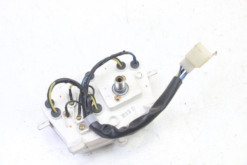 photo de COMPTEUR PEUGEOT KISBEE 4T 50 (2018 - 2022) - Points de fixation