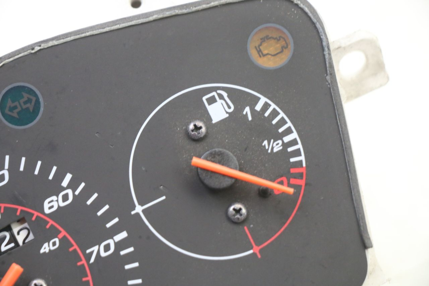 photo de COMPTEUR PEUGEOT KISBEE 4T 50 (2018 - 2022) - Zoom état d’usage