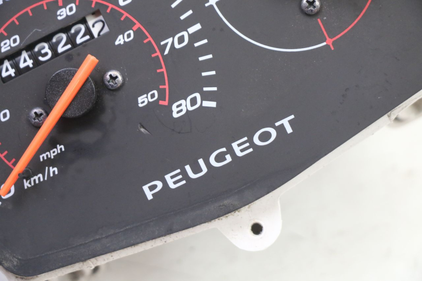 photo de COMPTEUR PEUGEOT KISBEE 4T 50 (2018 - 2022) - Autre angle de vue