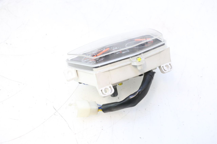 photo de COMPTEUR  PEUGEOT KISBEE 4T 50 (2023 - 2026) - Points de fixation