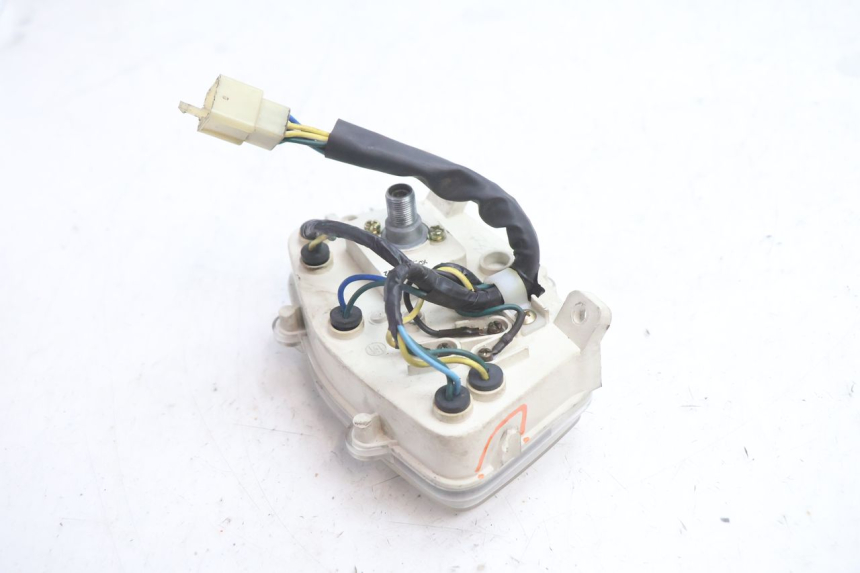 photo de COMPTEUR PEUGEOT KISBEE 4T 50 (2010 - 2017) - État de surface