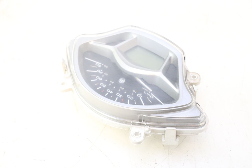 photo de COMPTEUR PIAGGIO LIBERTY IGET 4T 50 (2015 - 2020) - Vue rapprochée