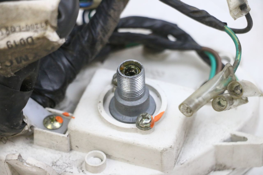 photo de COMPTEUR KYMCO LIKE 125 (2009 - 2016) - Points de fixation