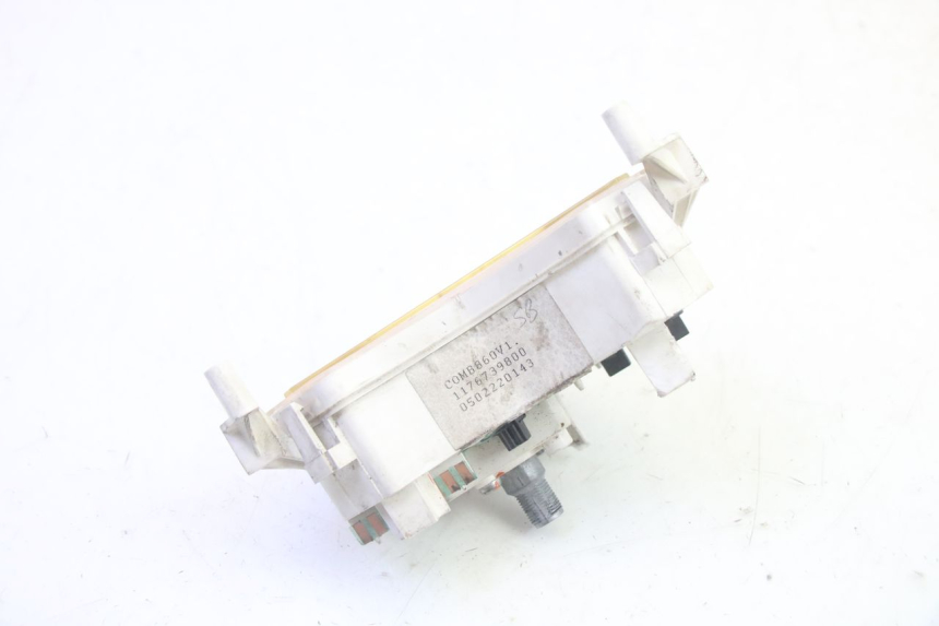 photo de COMPTEUR PEUGEOT LUDIX 50 (2005 - 2007) - Gros plan technique