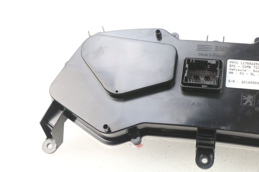 photo de COMPTEUR  PEUGEOT METROPOLIS 400 (2017 - 2020) - État de surface