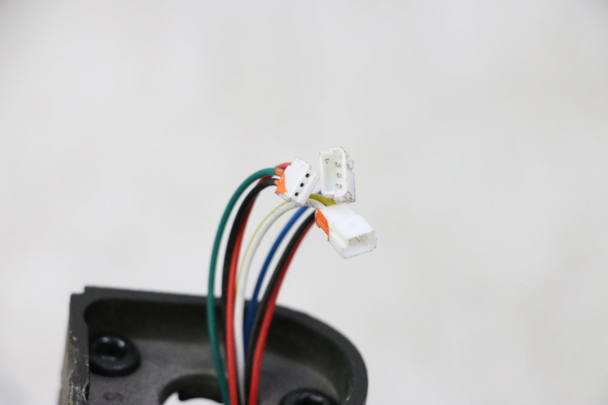 photo de COMPTEUR  XIAOMI MI PRO 2 1 - Points de fixation