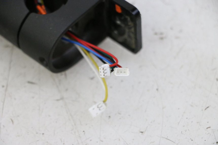 photo de COMPTEUR  XIAOMI MI PRO 2 1 - Points de fixation