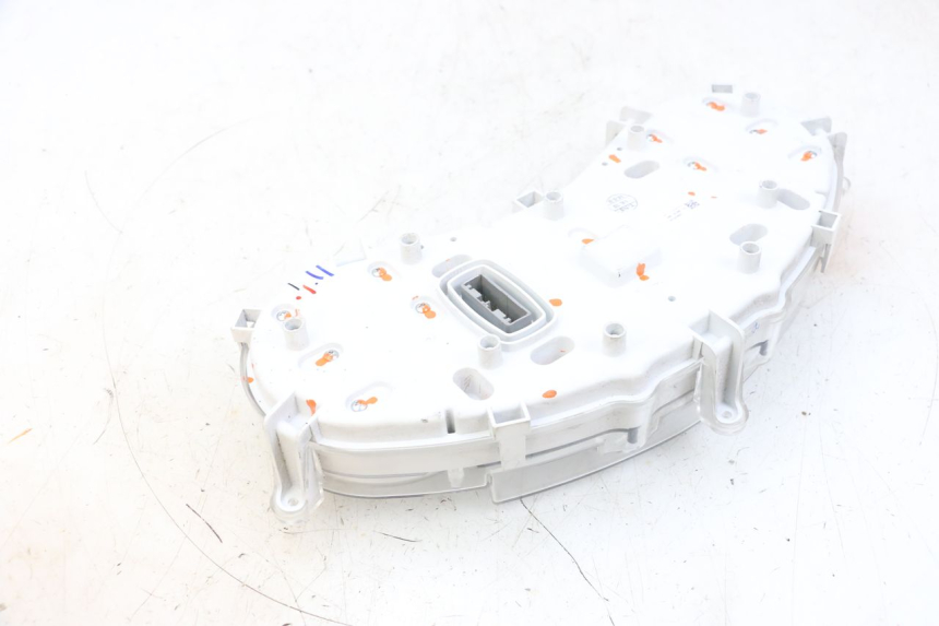 photo de COMPTEUR  PIAGGIO MP3 HPE 300 (2019 - 2026) - Détail de la pièce