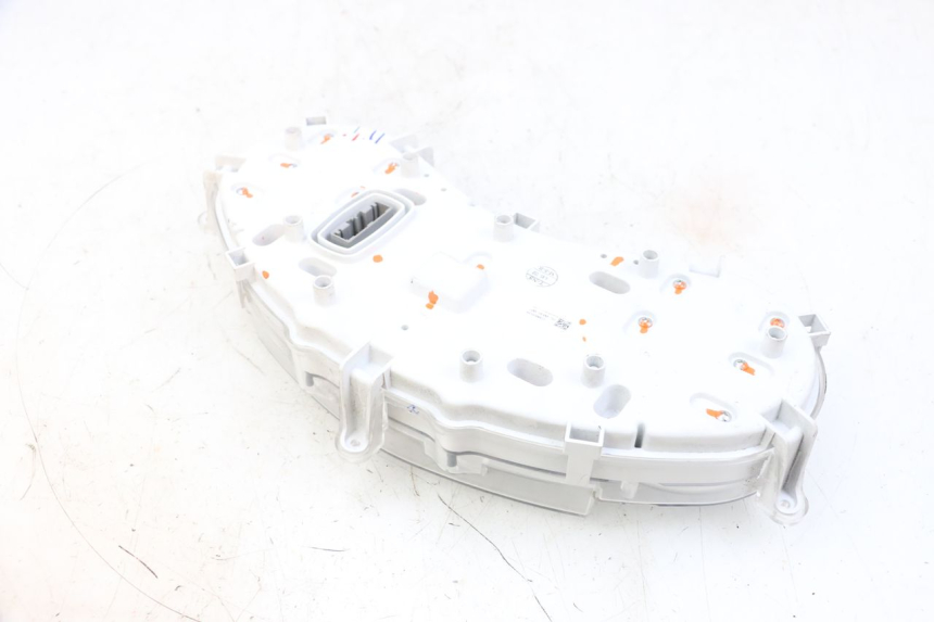 photo de COMPTEUR  PIAGGIO MP3 HPE 300 (2019 - 2026) - Autre angle de vue