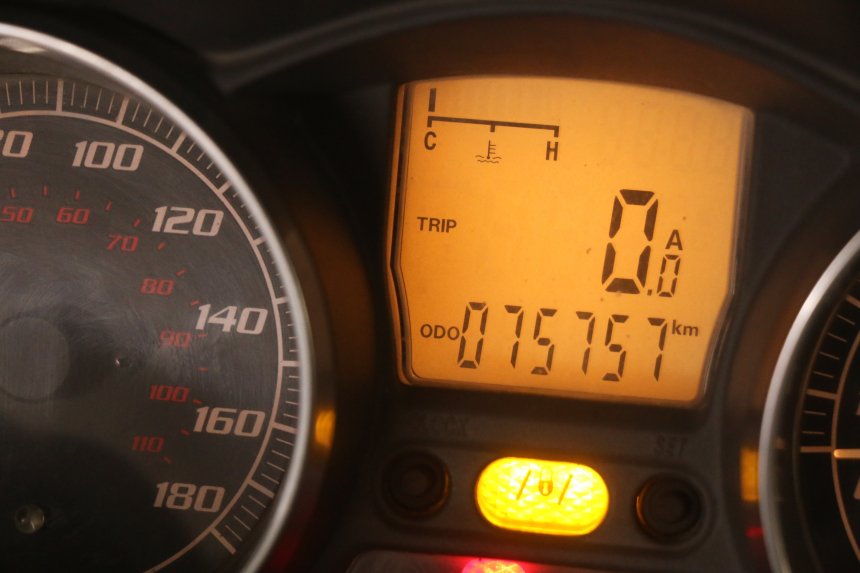 photo de COMPTEUR PIAGGIO MP3 LT 400 (2007 - 2012) - Vue rapprochée