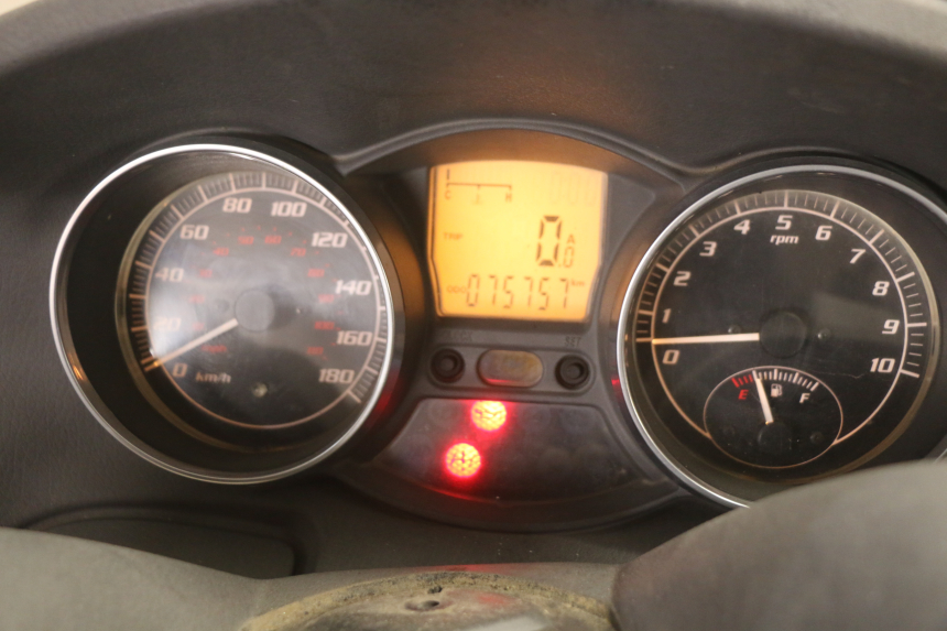 photo de COMPTEUR PIAGGIO MP3 LT 400 (2007 - 2012) - Photo complémentaire