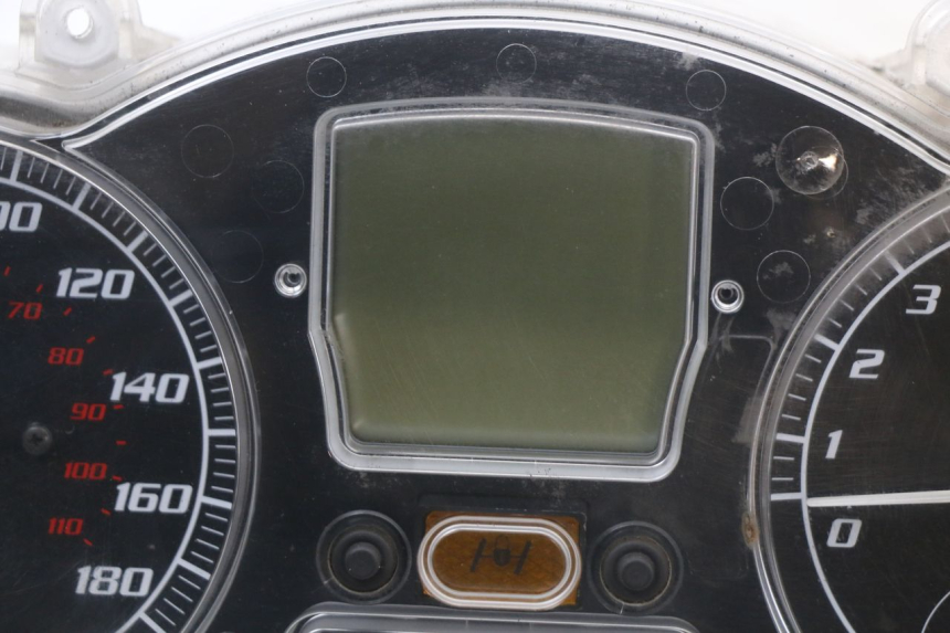 photo de COMPTEUR PIAGGIO MP3 LT 400 (2007 - 2012) - Zoom état d’usage