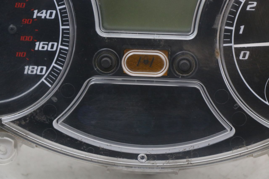 photo de COMPTEUR PIAGGIO MP3 LT 400 (2007 - 2012) - Autre angle de vue
