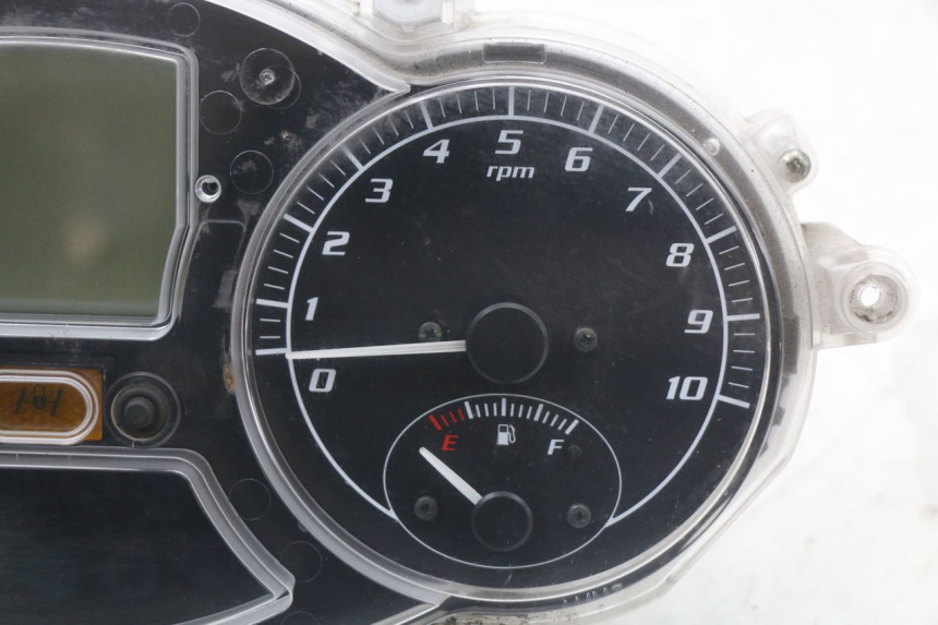 photo de COMPTEUR PIAGGIO MP3 LT 400 (2007 - 2012) - Gros plan technique