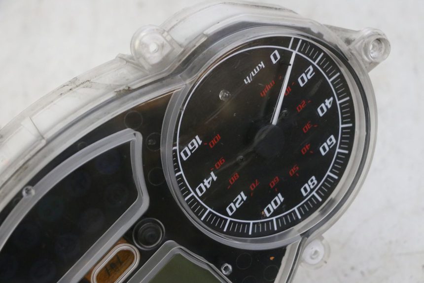 photo de COMPTEUR  PIAGGIO MP3 LT 300 (2010 - 2016) - Points de fixation