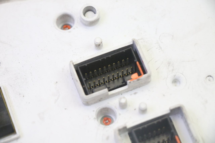 photo de COMPTEUR  PIAGGIO MP3 LT 300 (2010 - 2016) - Détails caractéristiques