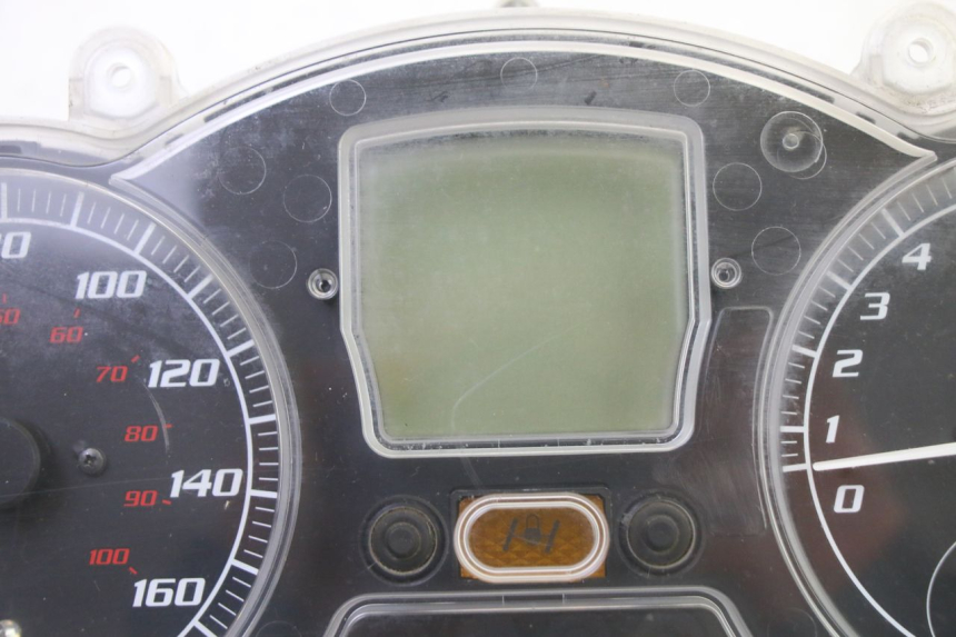 photo de COMPTEUR  PIAGGIO MP3 LT 300 (2010 - 2016) - Gros plan technique