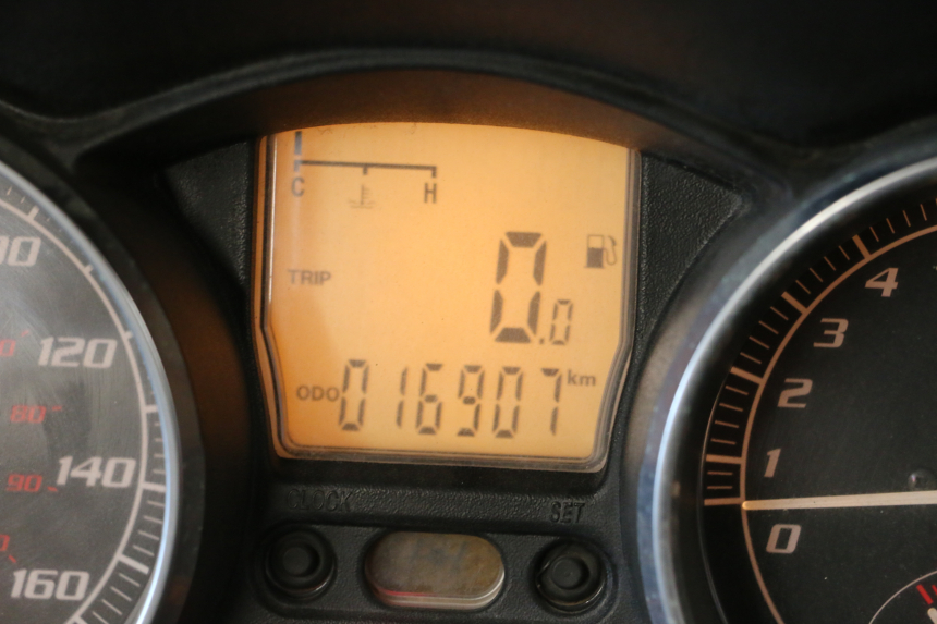 photo de COMPTEUR  PIAGGIO MP3 LT 300 (2010 - 2016) - Gros plan technique