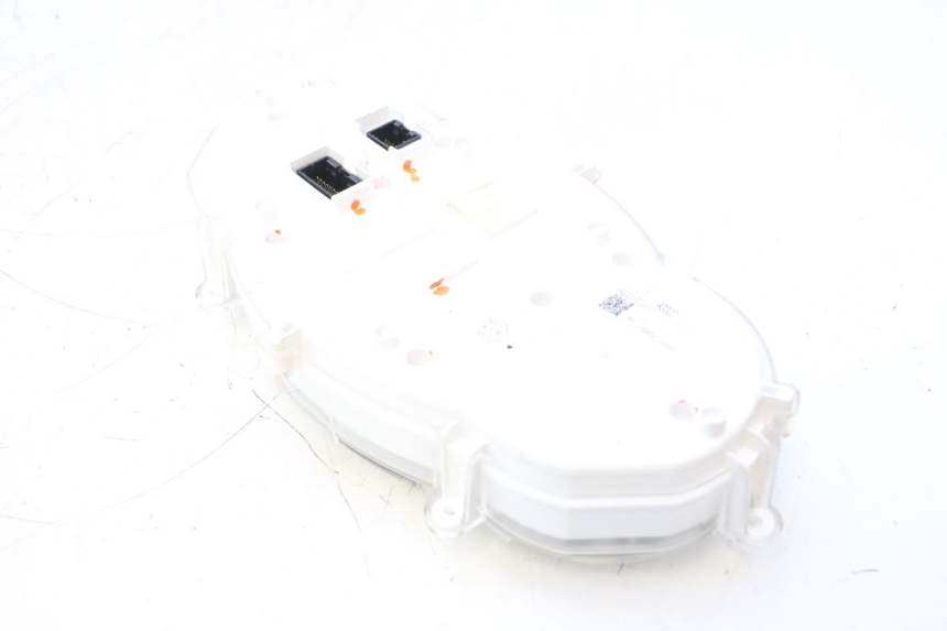 photo de COMPTEUR PIAGGIO MP3 LT 400 (2007 - 2012) - Autre angle de vue