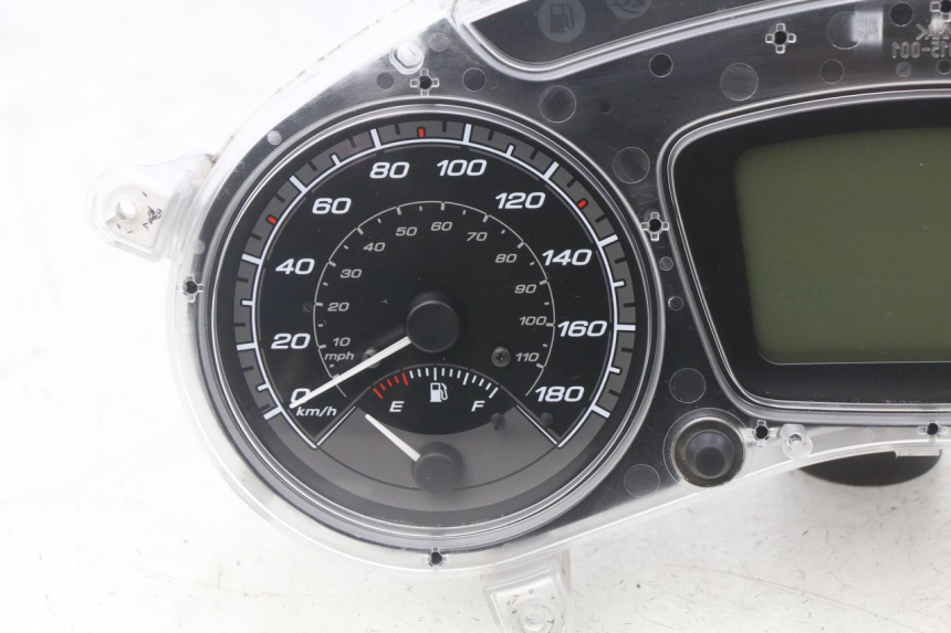 photo de COMPTEUR  PIAGGIO MP3 500 (2014 - 2017) - Vue rapprochée