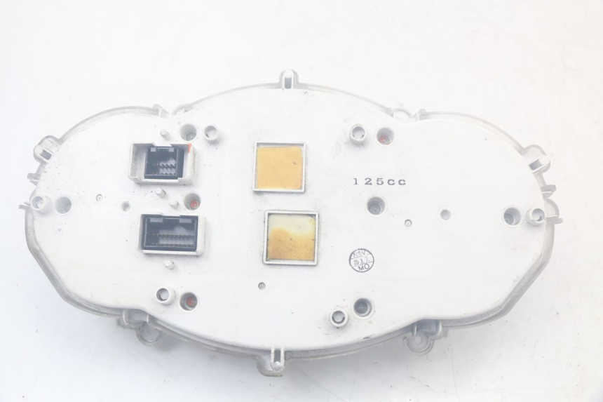 photo de COMPTEUR PIAGGIO MP3 125 (2006 - 2014) - État de surface