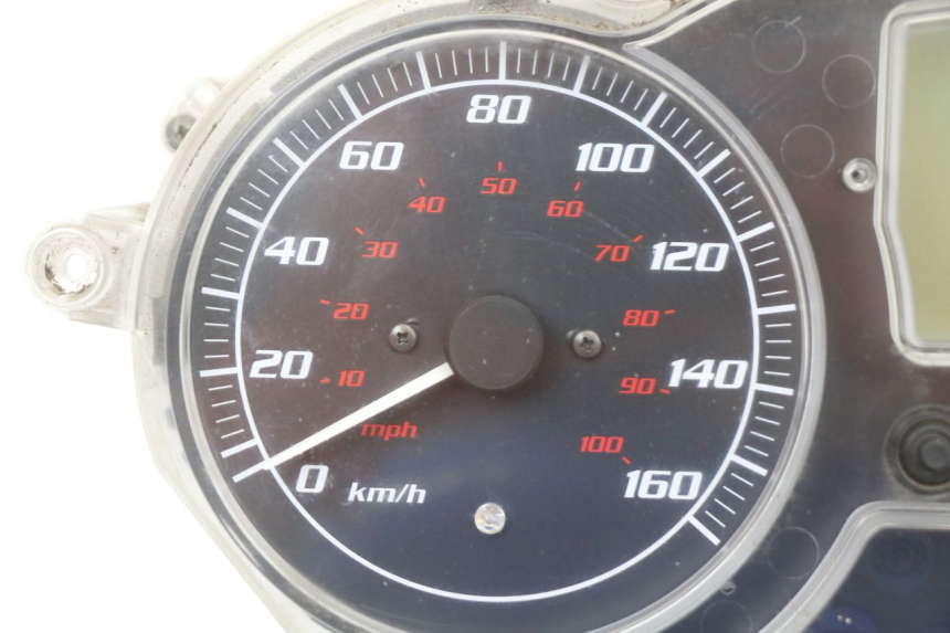 photo de COMPTEUR PIAGGIO MP3 125 (2006 - 2014) - Gros plan technique