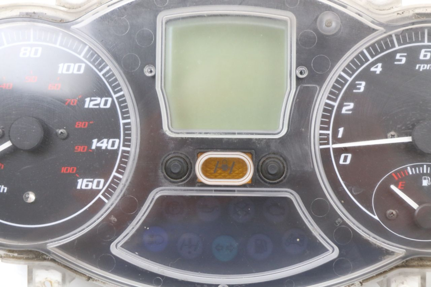 photo de COMPTEUR PIAGGIO MP3 125 (2006 - 2014) - Vue d’ensemble