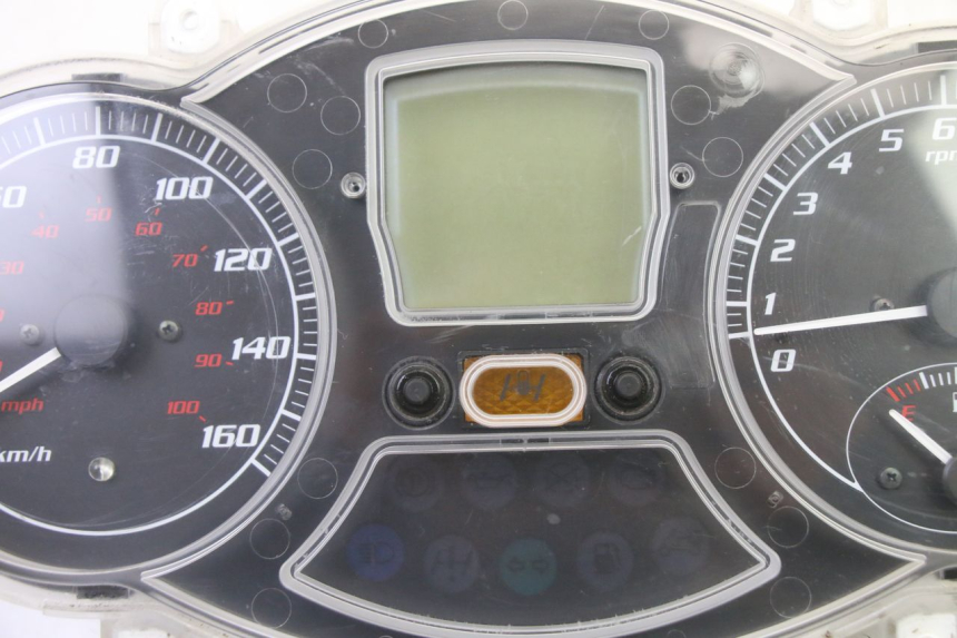 photo de COMPTEUR  PIAGGIO MP3 RL 250 (2006 - 2010) - Autre angle de vue