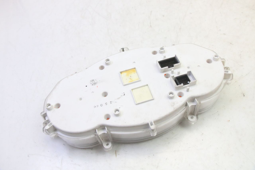 photo de COMPTEUR  PIAGGIO MP3 RL 250 (2006 - 2010) - Pièce contrôlée